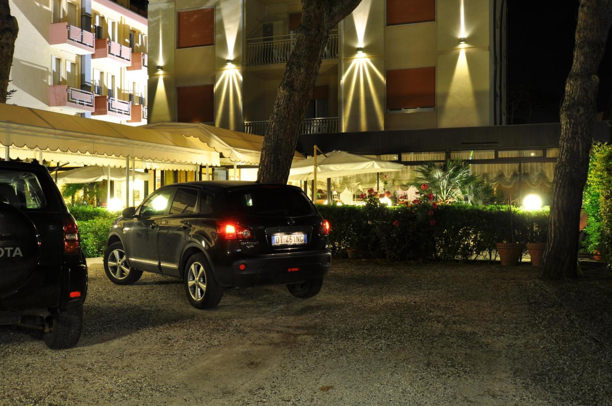 Hotel Pineta Mare Lido di Camaiore Dış mekan fotoğraf
