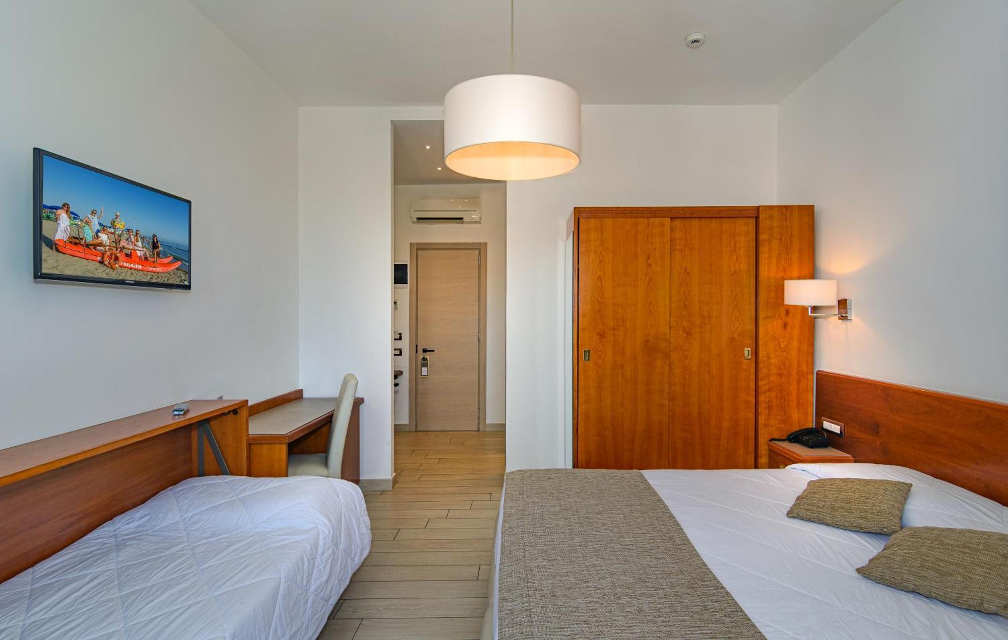 Hotel Pineta Mare Lido di Camaiore Dış mekan fotoğraf