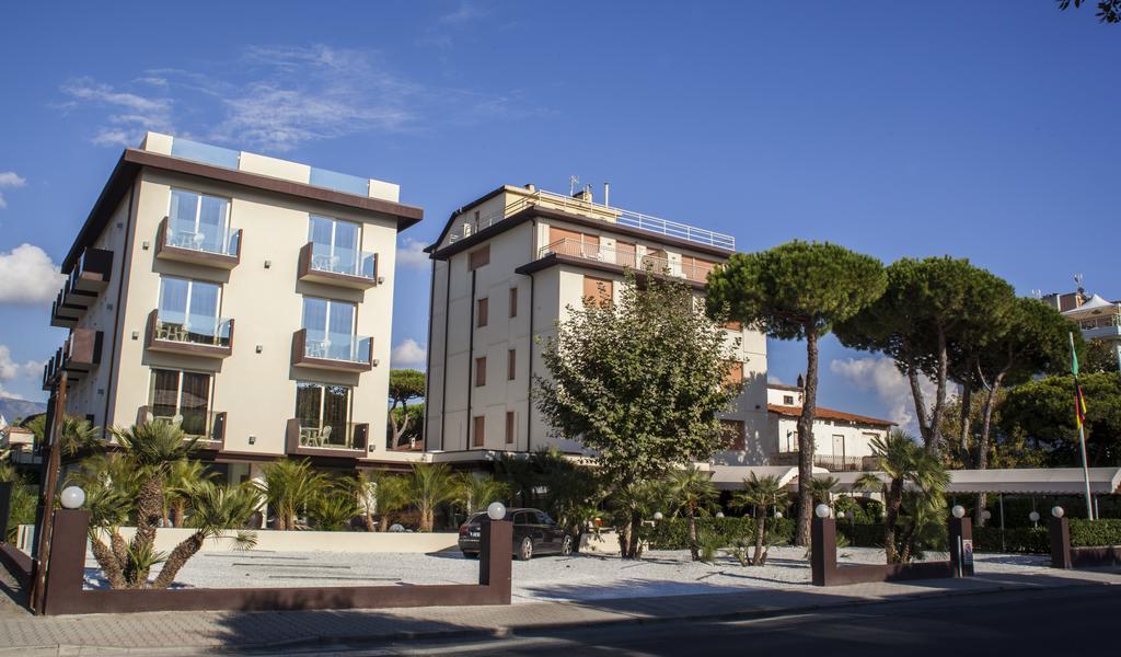Hotel Pineta Mare Lido di Camaiore Dış mekan fotoğraf